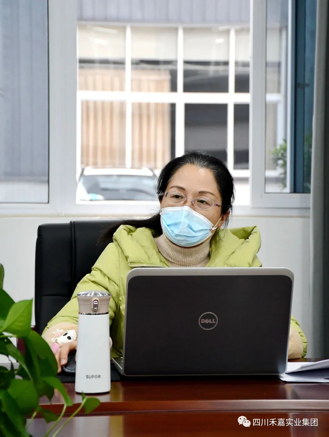 审核组专家在会议上作评审汇报