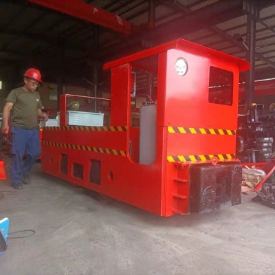 郑州  3吨工矿电机车 柴油机电机 小型电瓶车