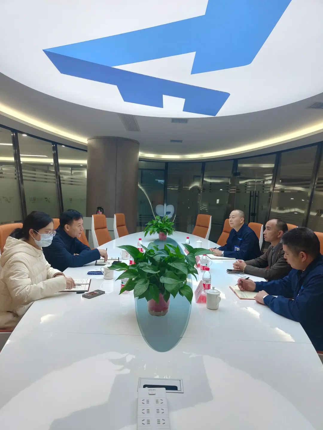 北辰区人大常委会领导莅临天津百利展发集团有限公司调研帮扶