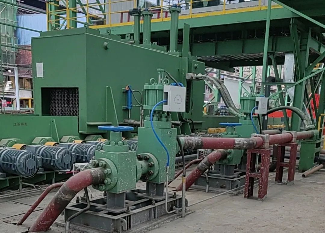 重庆水泵前往中冶某公司现场安装调试往复式高压水除鳞系统