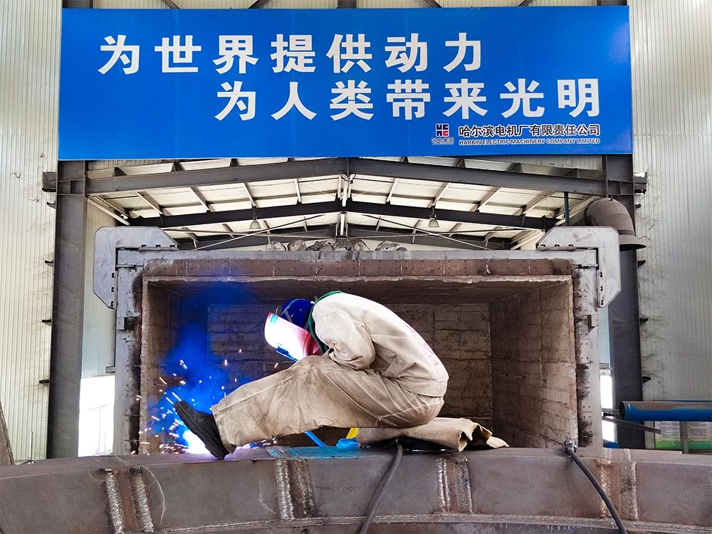 哈电电机研制的TB水电站全部机组投产发电
