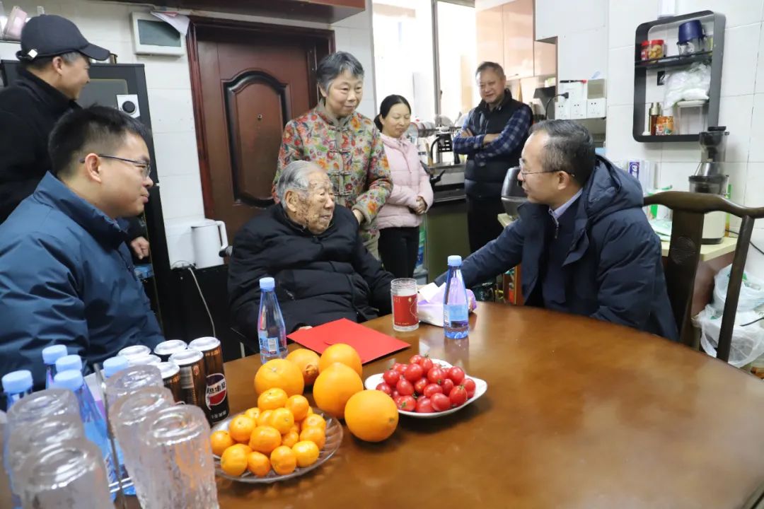 中国宝原党委书记、董事长李雄飞一行调研中核苏阀
