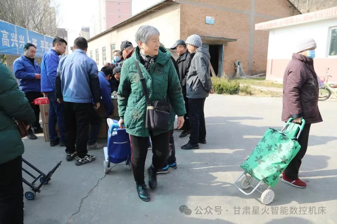 春节慰问暖人心星火机床附件公司开展春节“送温暖”活动